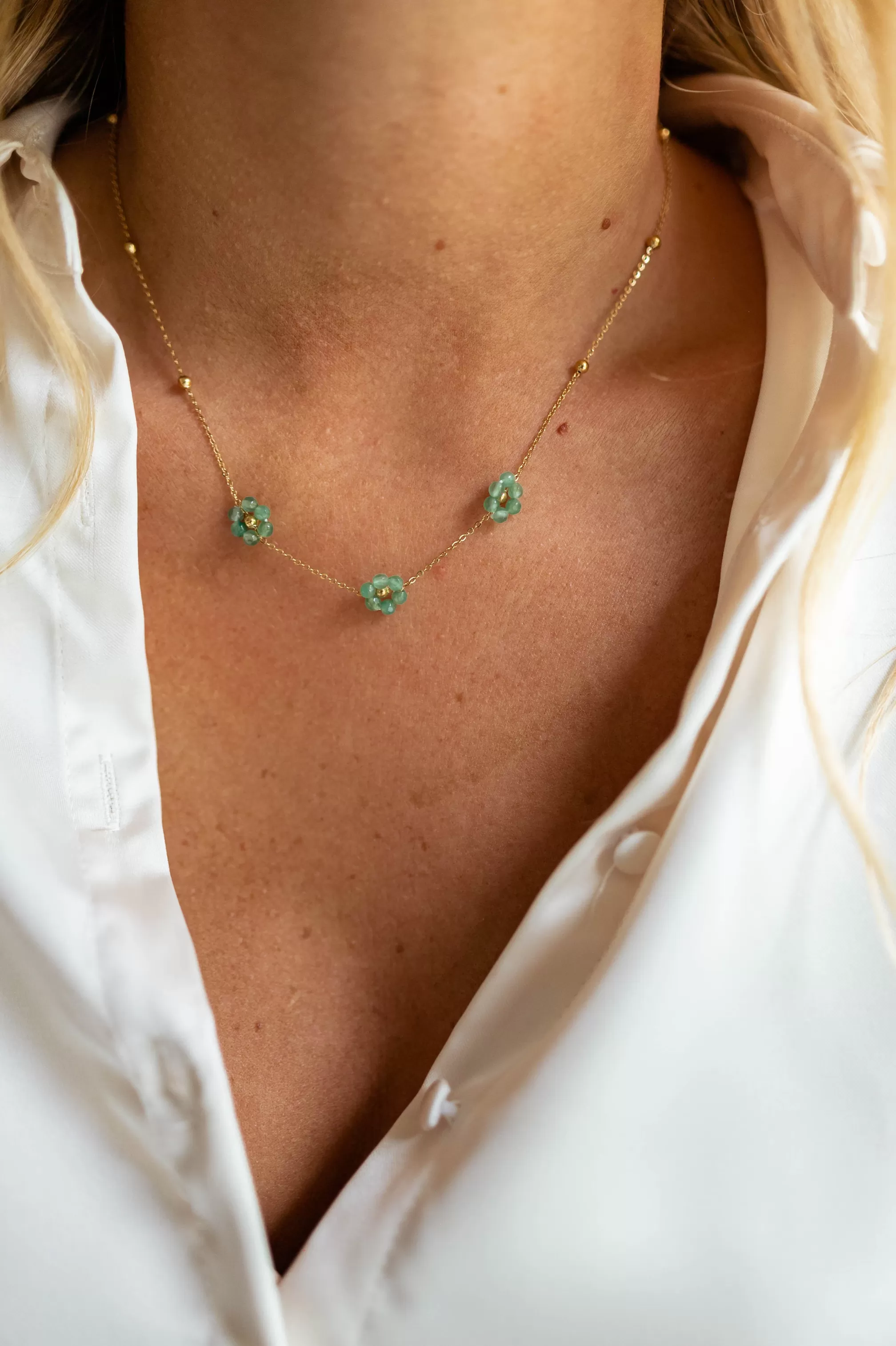Flowi Green Necklace And Golden | Flower Necklace | Ready To-Porter Online | -Easy Clothes Best