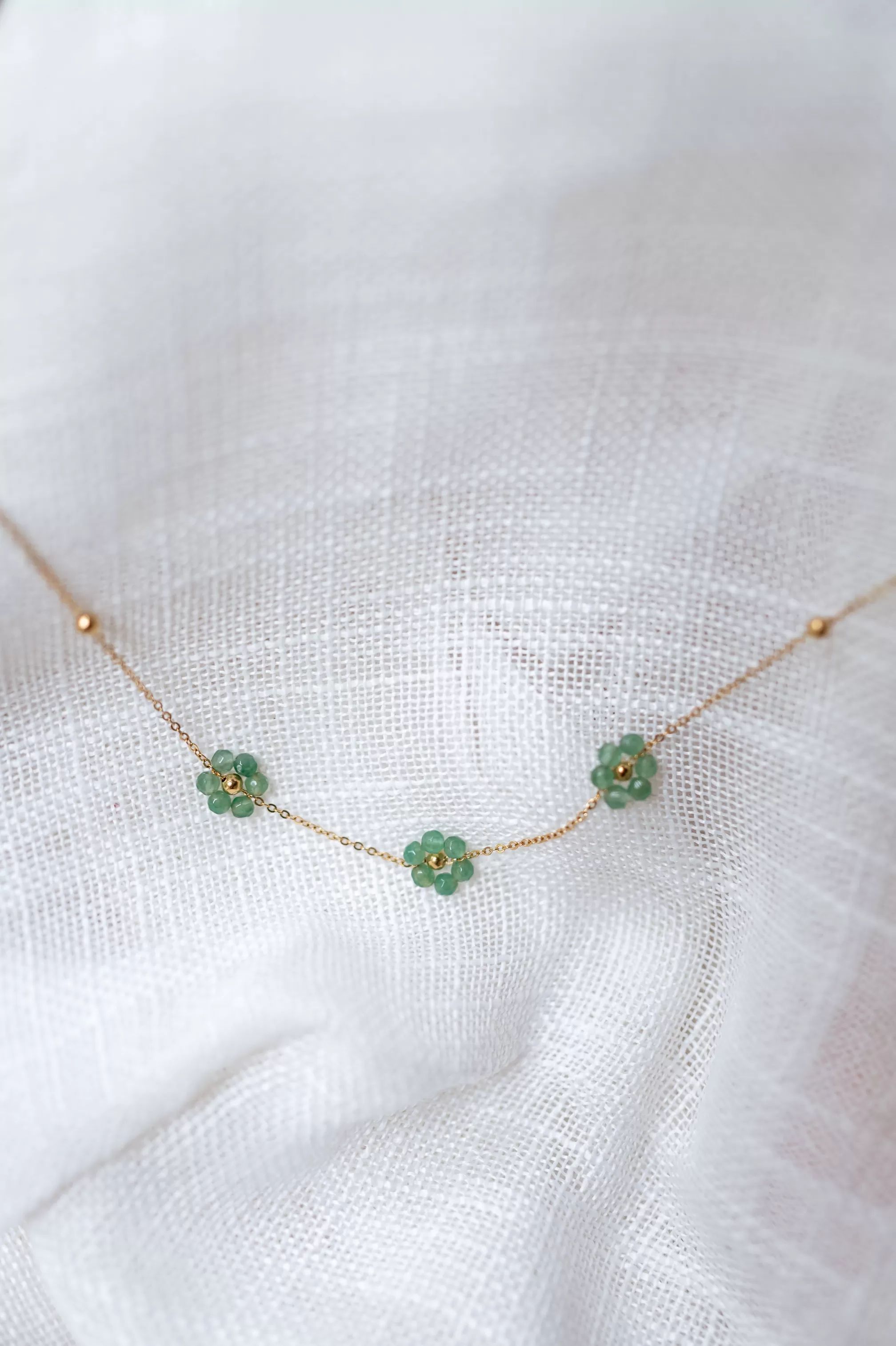 Flowi Green Necklace And Golden | Flower Necklace | Ready To-Porter Online | -Easy Clothes Best