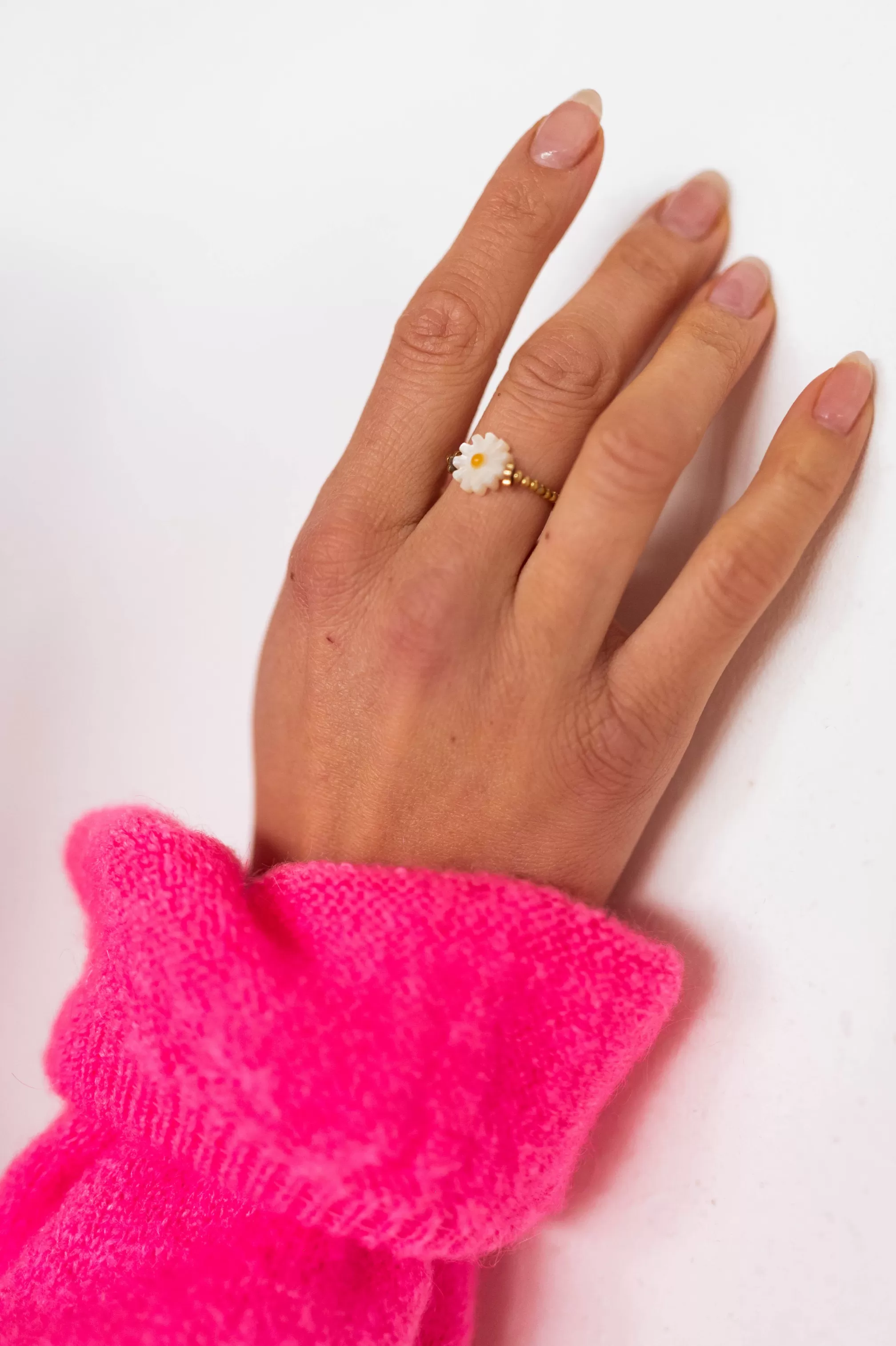 Live Ring Golden | Marguerite Ring | Ready To-Porter Online | -Easy Clothes Online